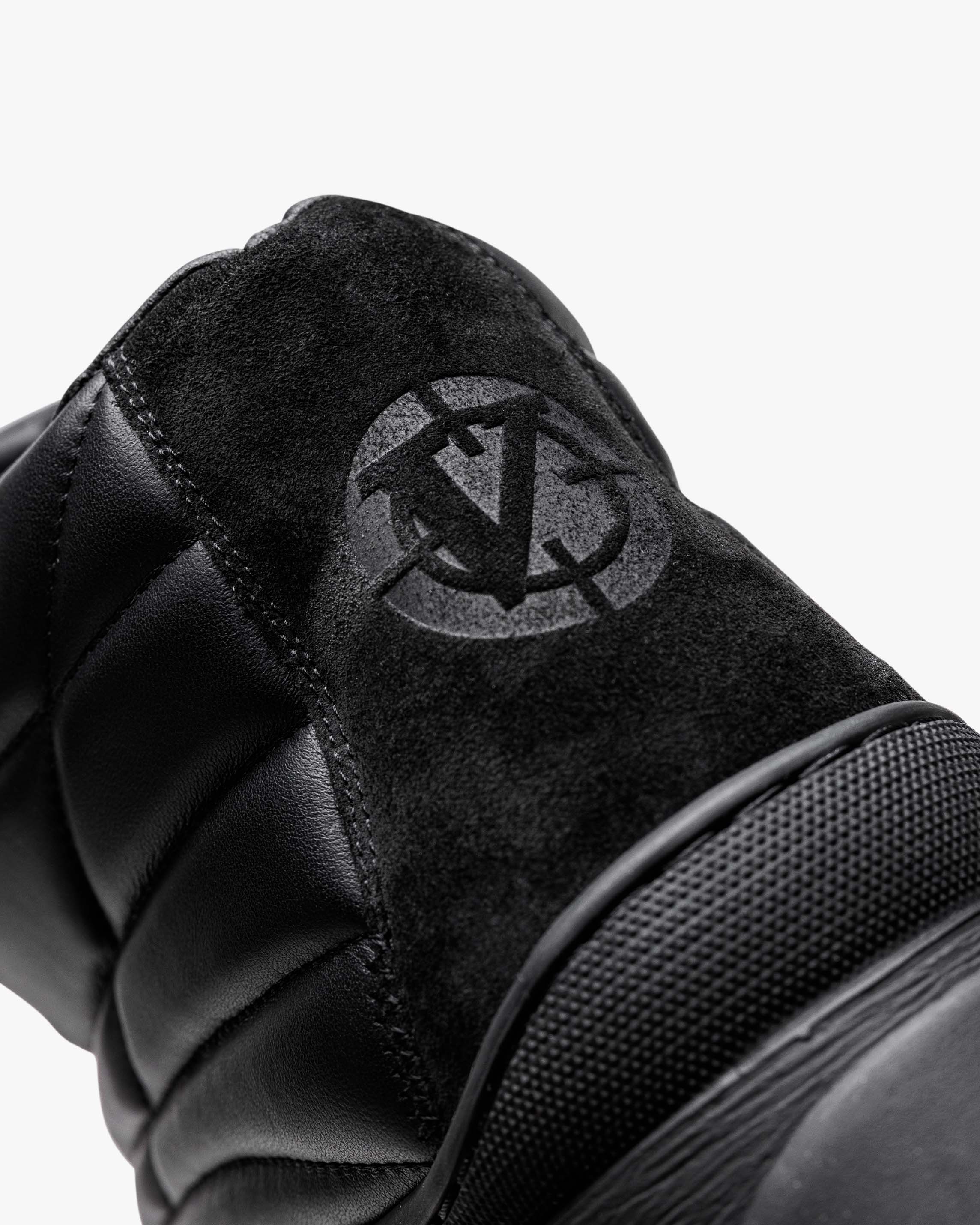 VENTURE HI "TRIPLE BLACK"