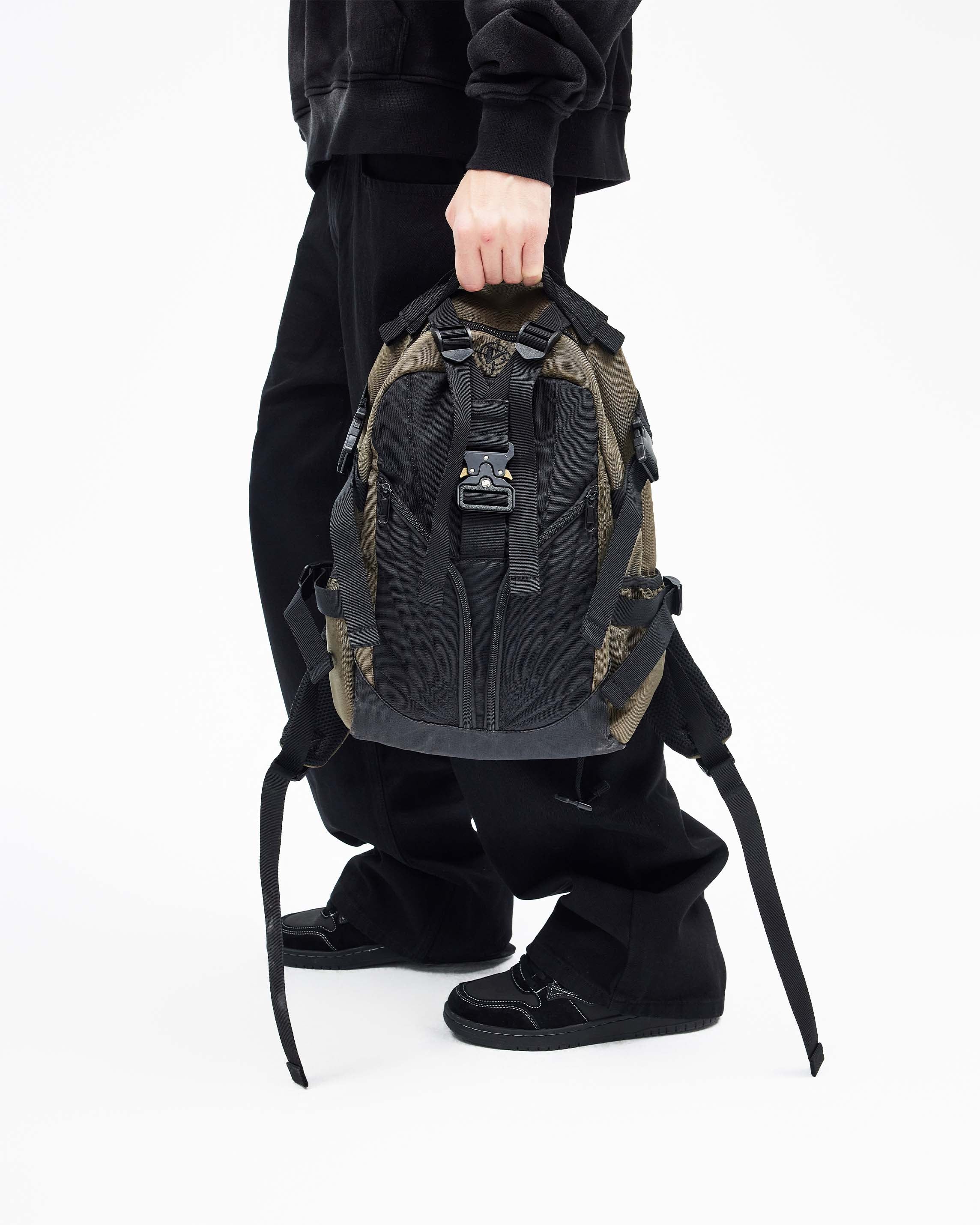 BUCKLE BACKPACK - MILITARY GREEN