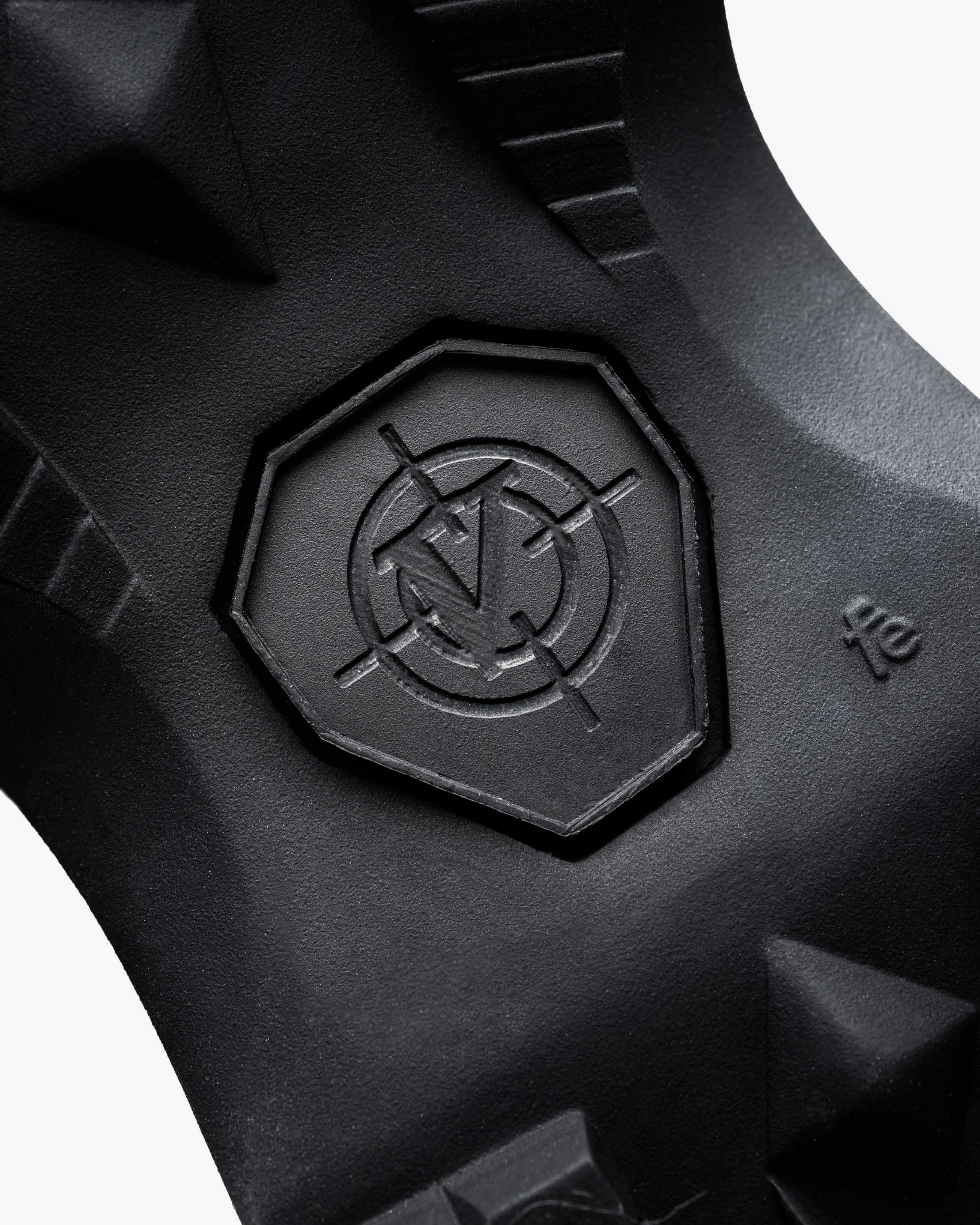 VENTURE LOWS "TRIPLE BLACK"