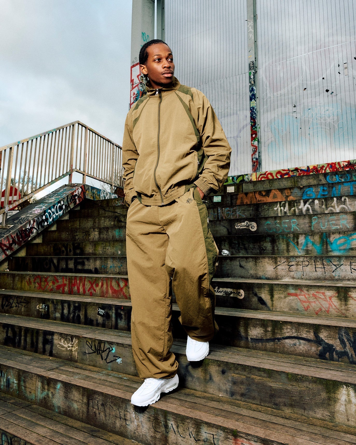 TRACK PANTS V3 OLIVE TAN