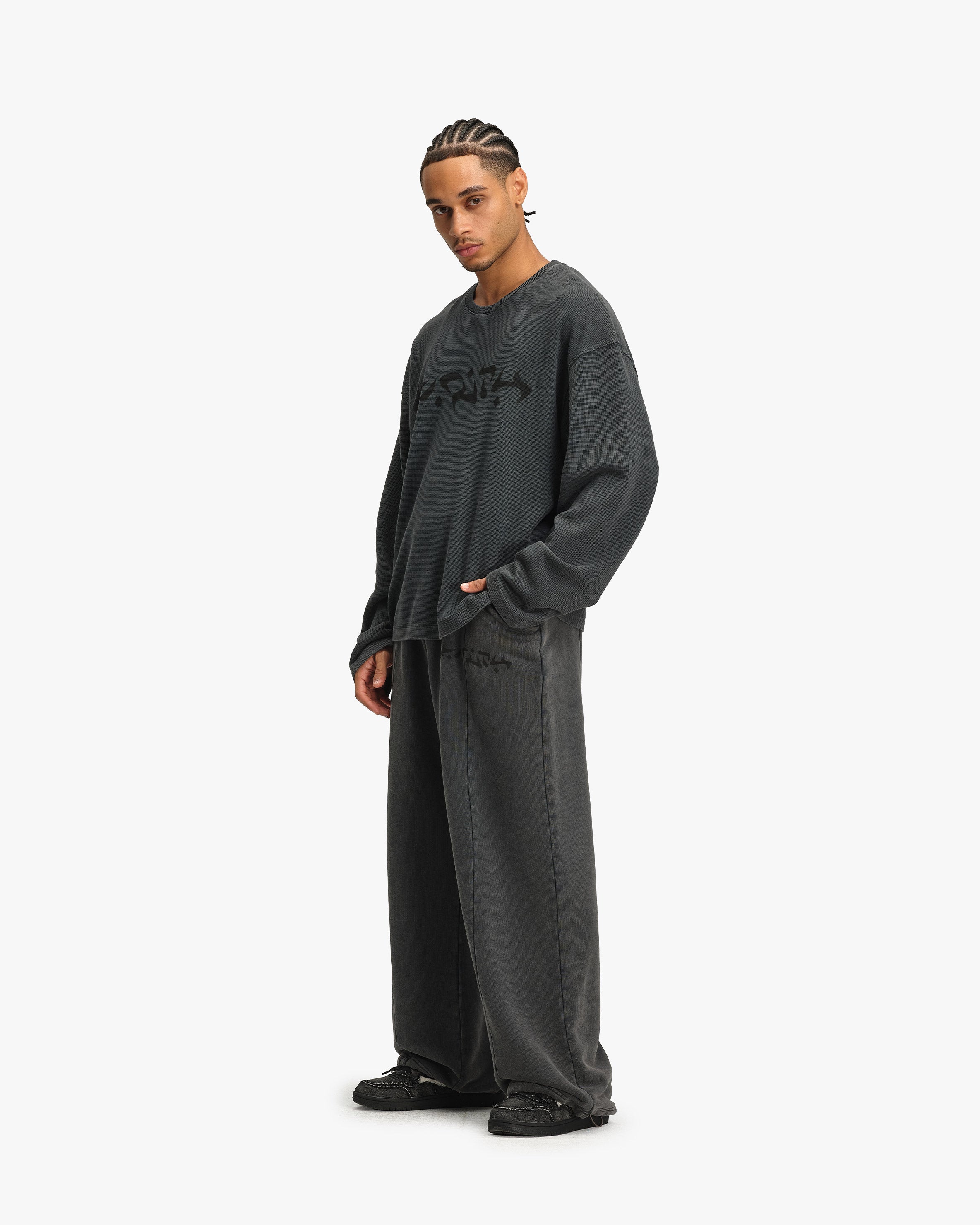 ACID WASHED WAFFLE LONGSLEEVE DARK GREY