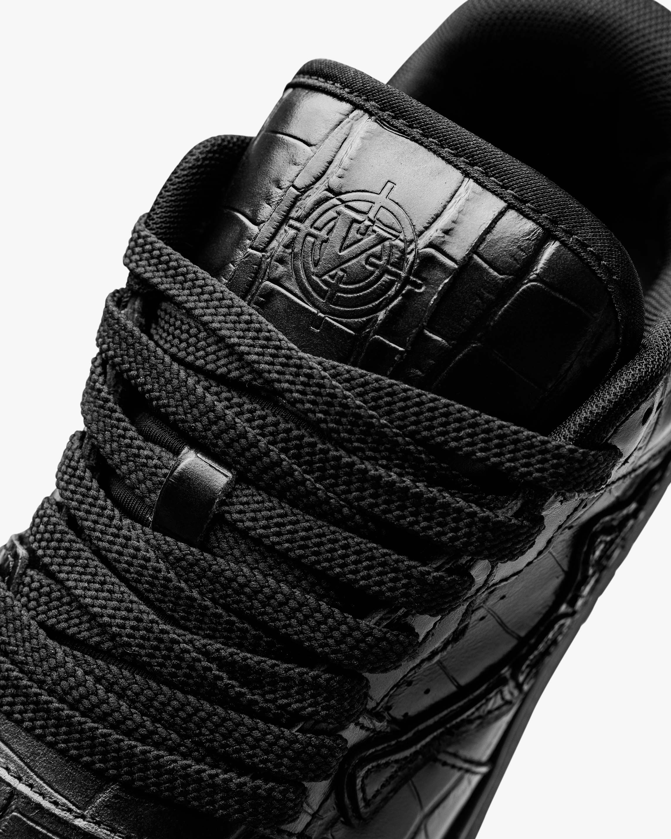 AKIMBO LOWS "BLACK CROCO"