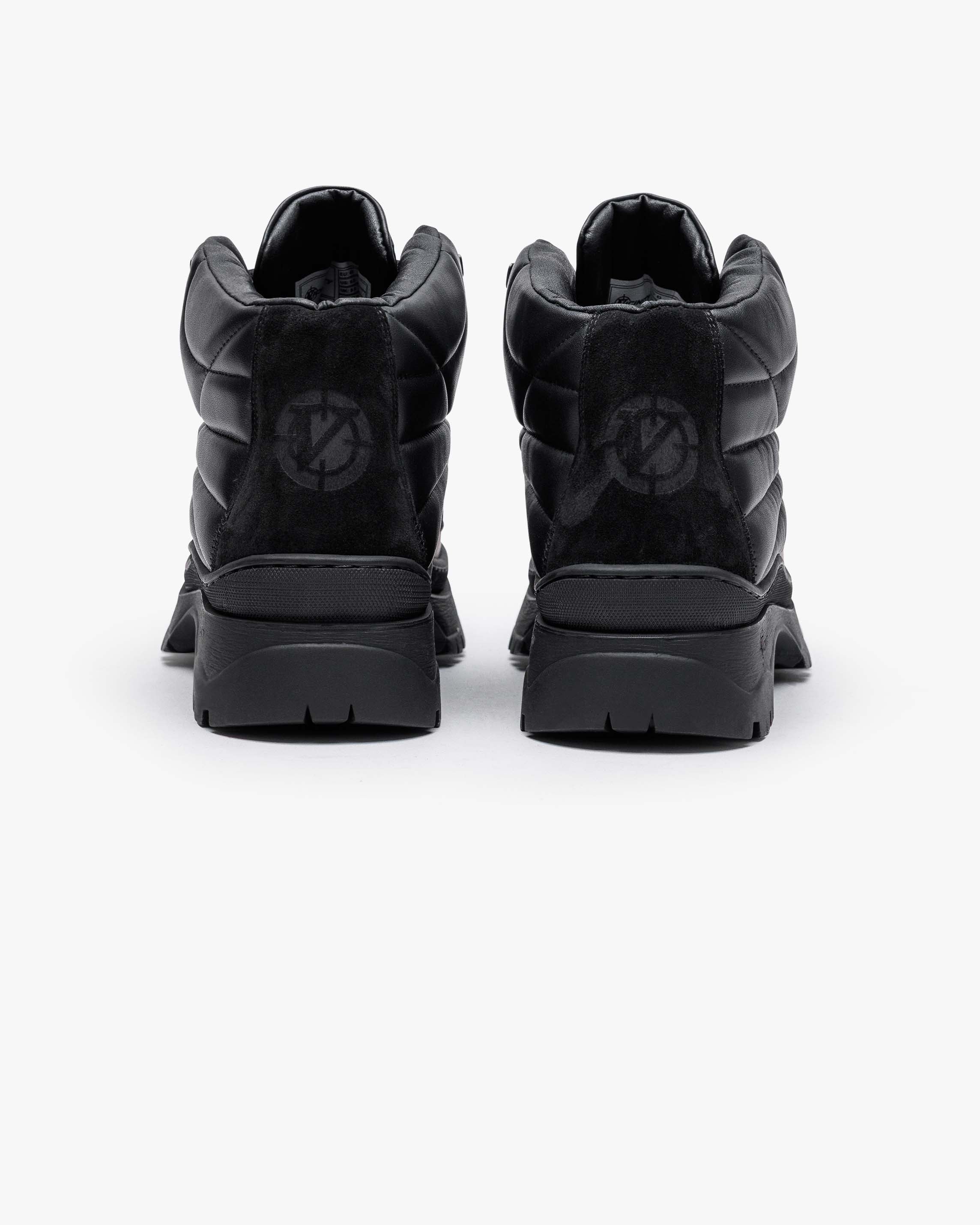 VENTURE HI "TRIPLE BLACK"