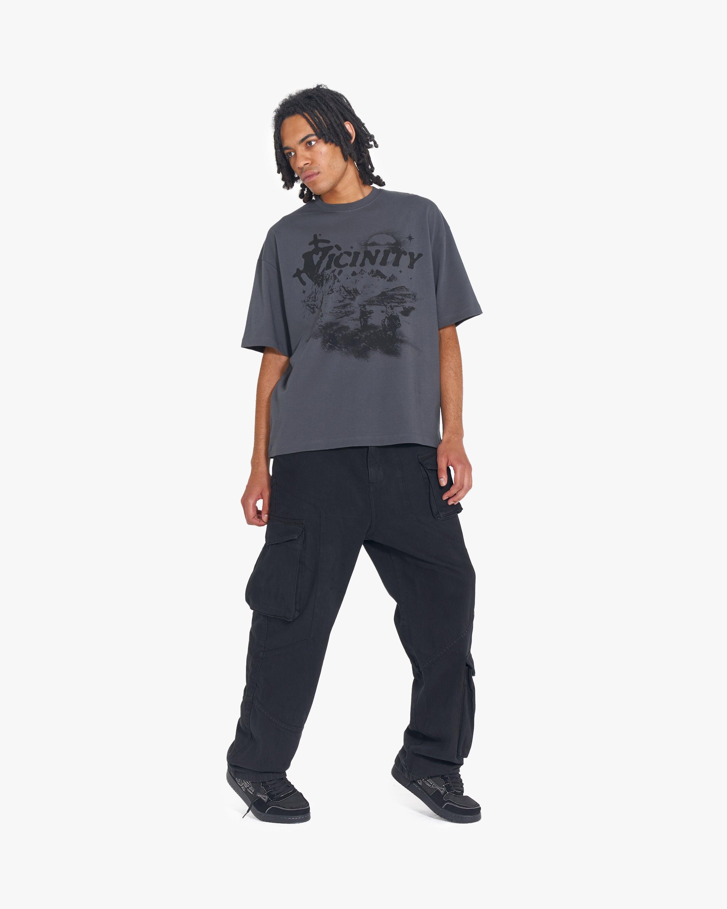 HIDDEN HILLS TEE DARK GREY